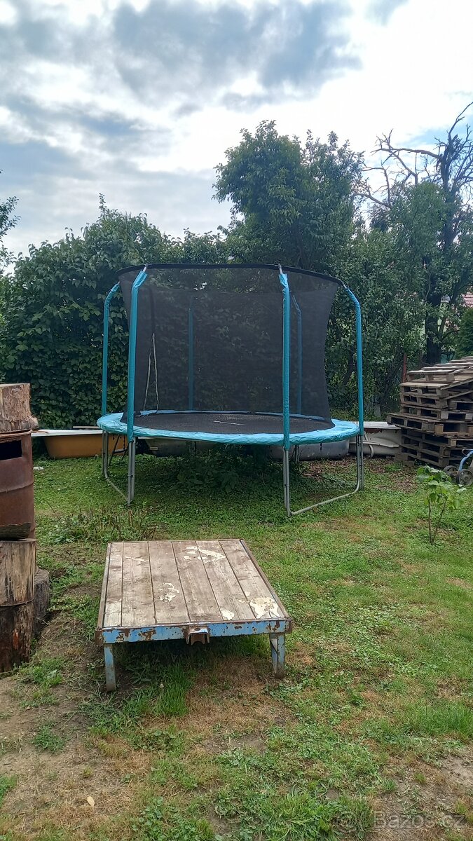 Trampolína