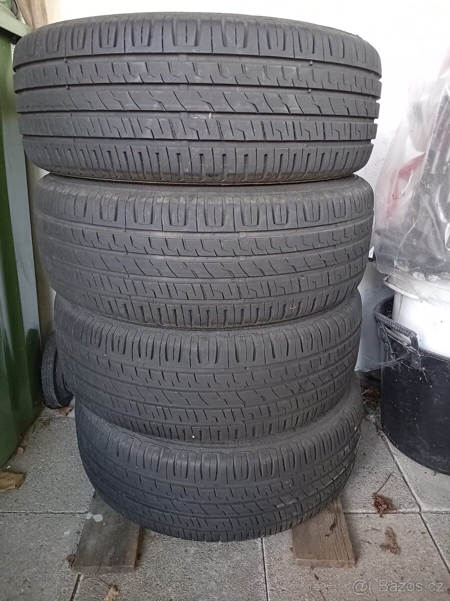 Letní pneumatiky na disku