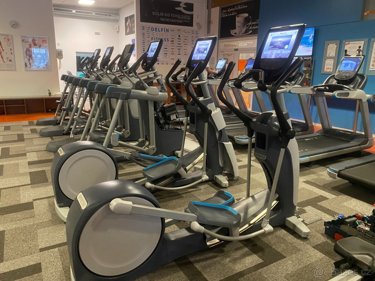 Precor EFX885 P82 eliptical komerční