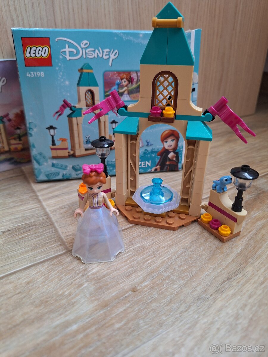 LEGO - Anna a zámecké nádvoří