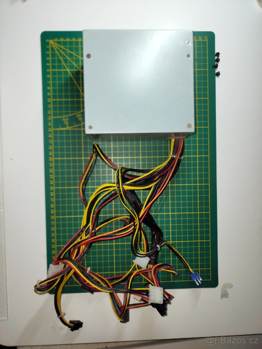 zdroj ModeCom Feel III-400ATX
