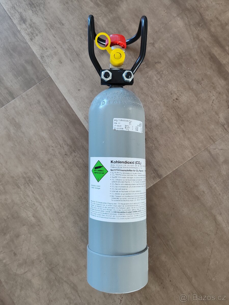 Tlaková 2l láhev na CO2 - 1500g