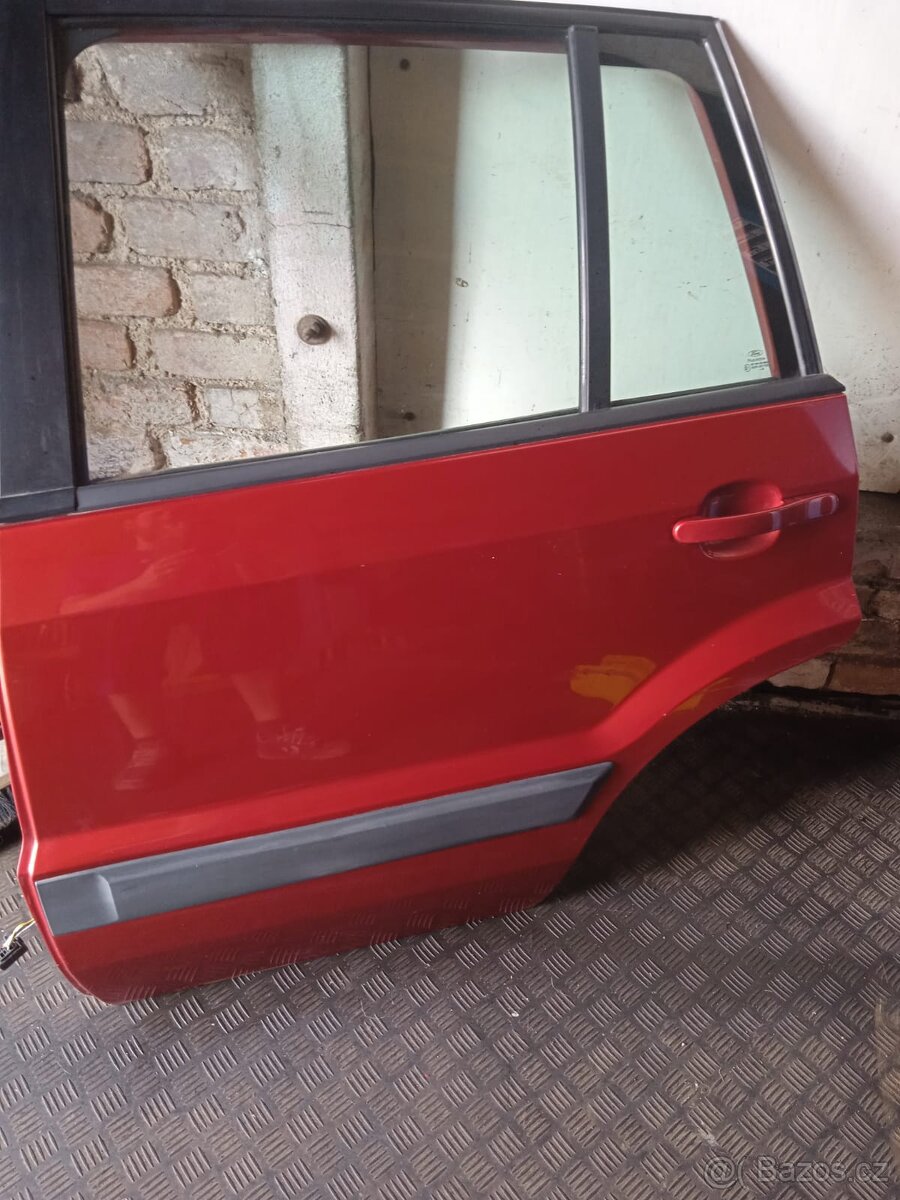 Levé zadní dveře Ford Fusion
