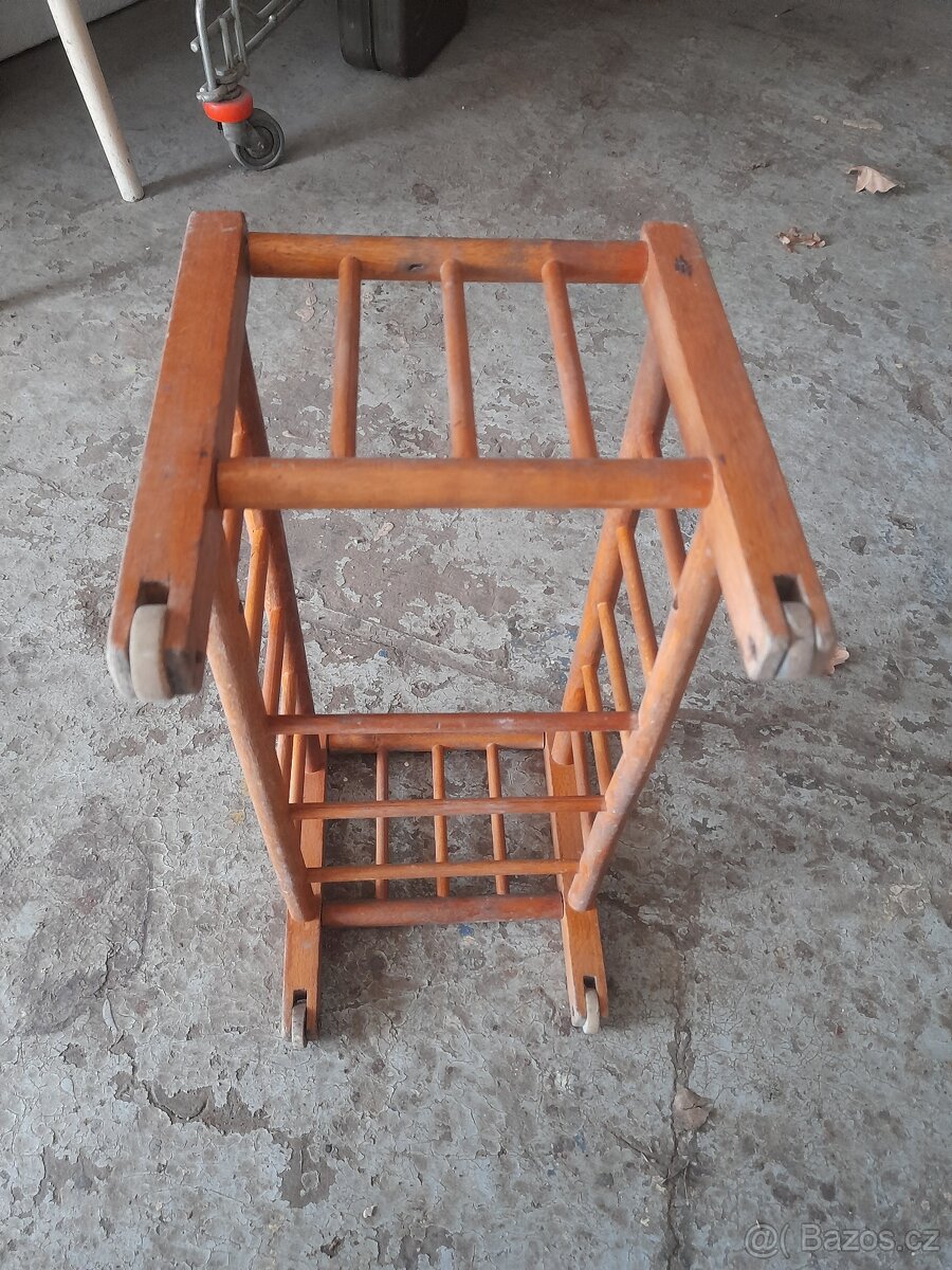 Retro postýlka pro panenky