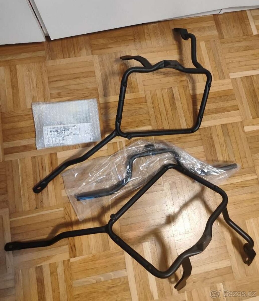 Honda Varadero XL 1000 (99-06) givi monokey nosič kufrů.