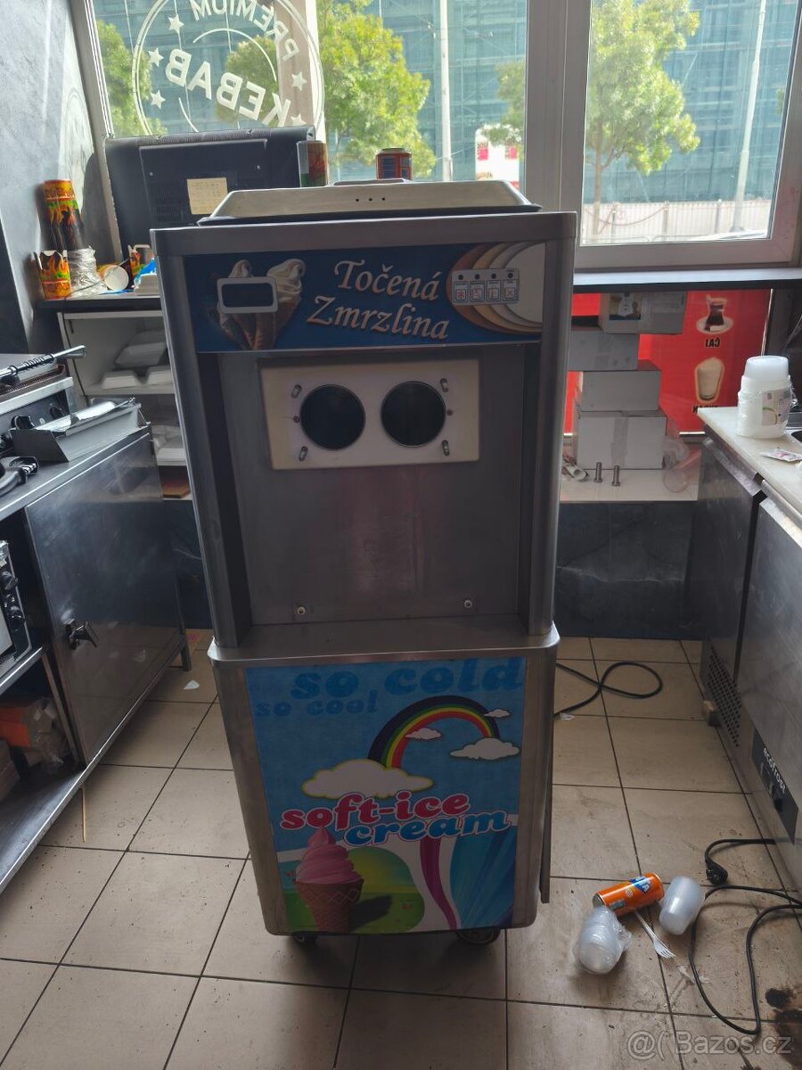 Zmrzlinový stroj Prodáme stroj na zmrzlinu cenu nabídnete