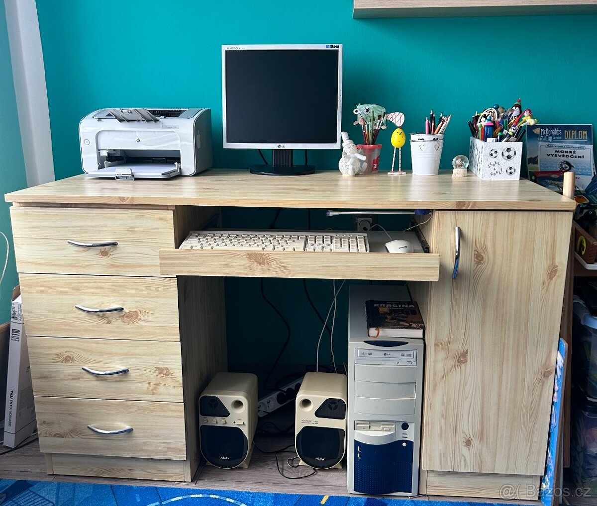 Kancelářský stůl 1300x650 - lamino bříza, tl. 18mm