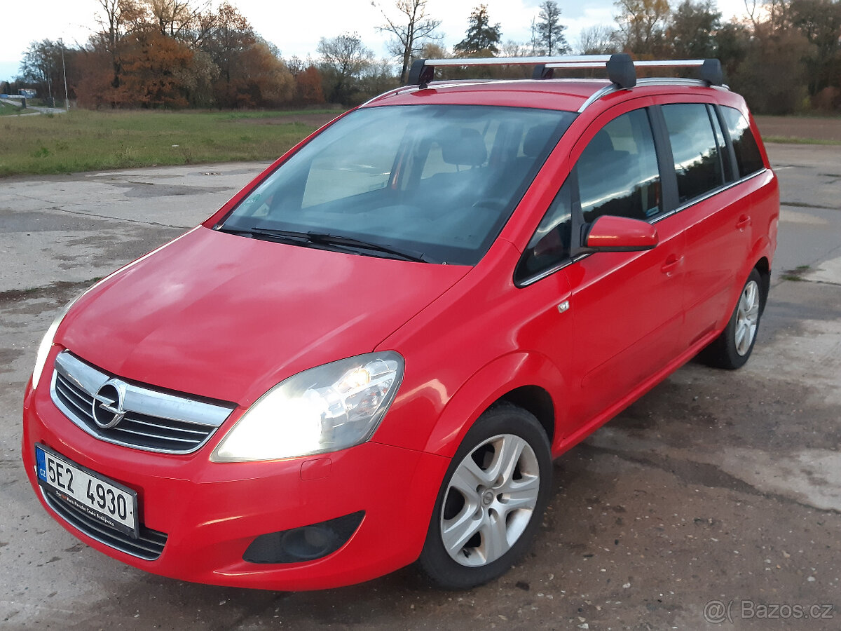 Opel Zafira 1.6 benzín 85kW, 2.majitel CZ, serviska,bixenony