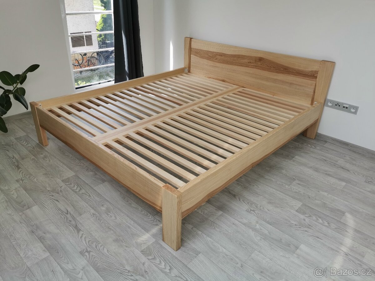 Nová jasanová postel
