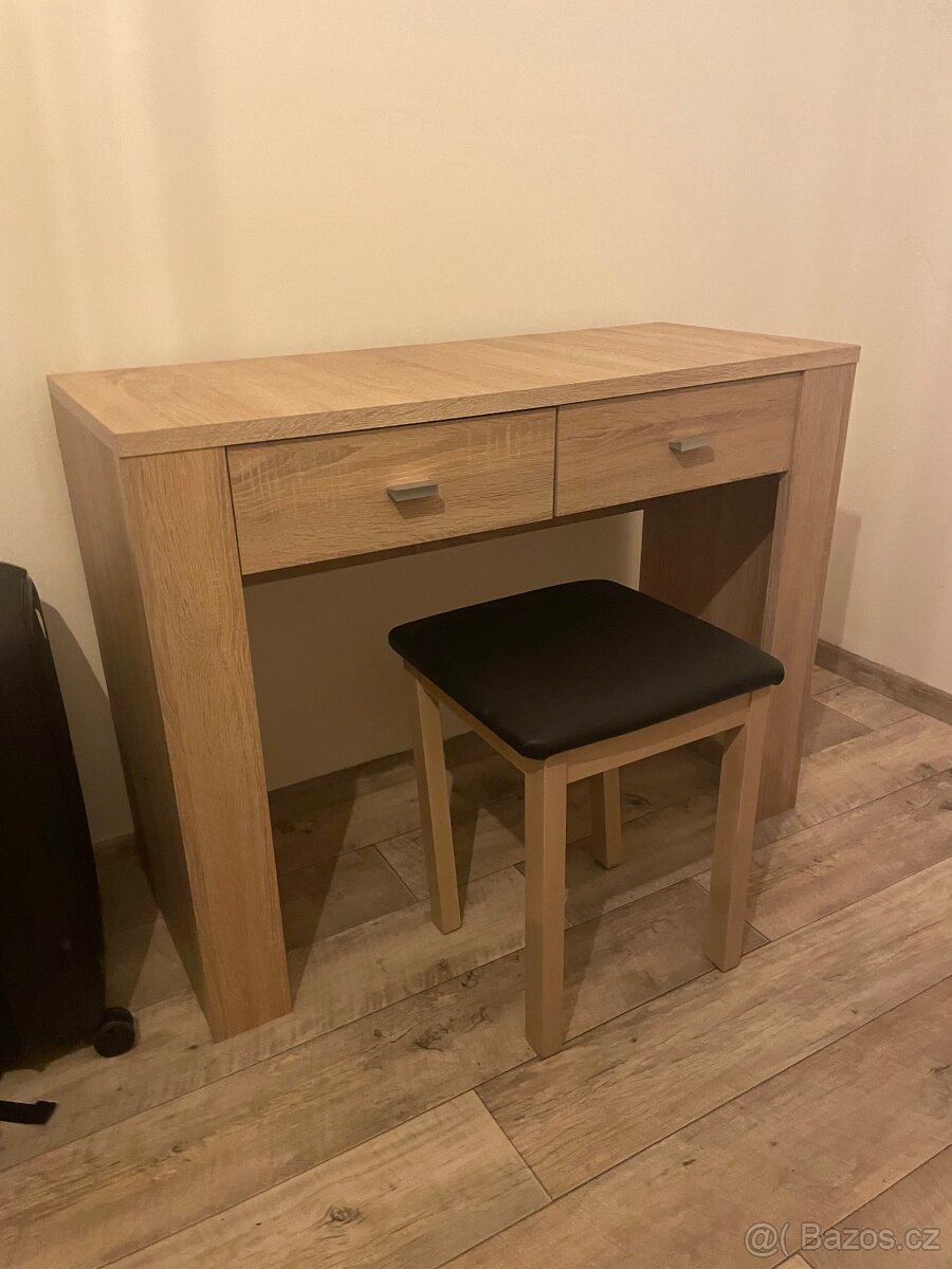 Toaletní stolek / Toaletka