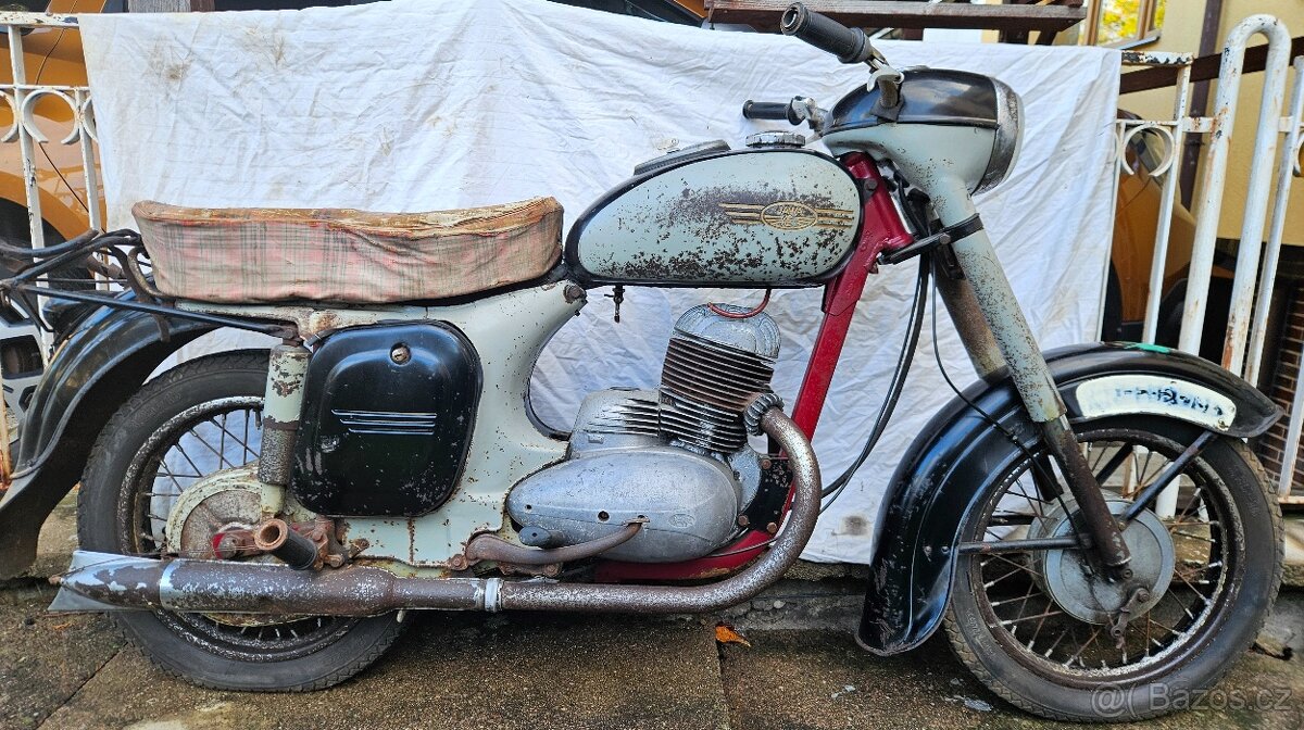 Jawa 250, 353 Ambassador