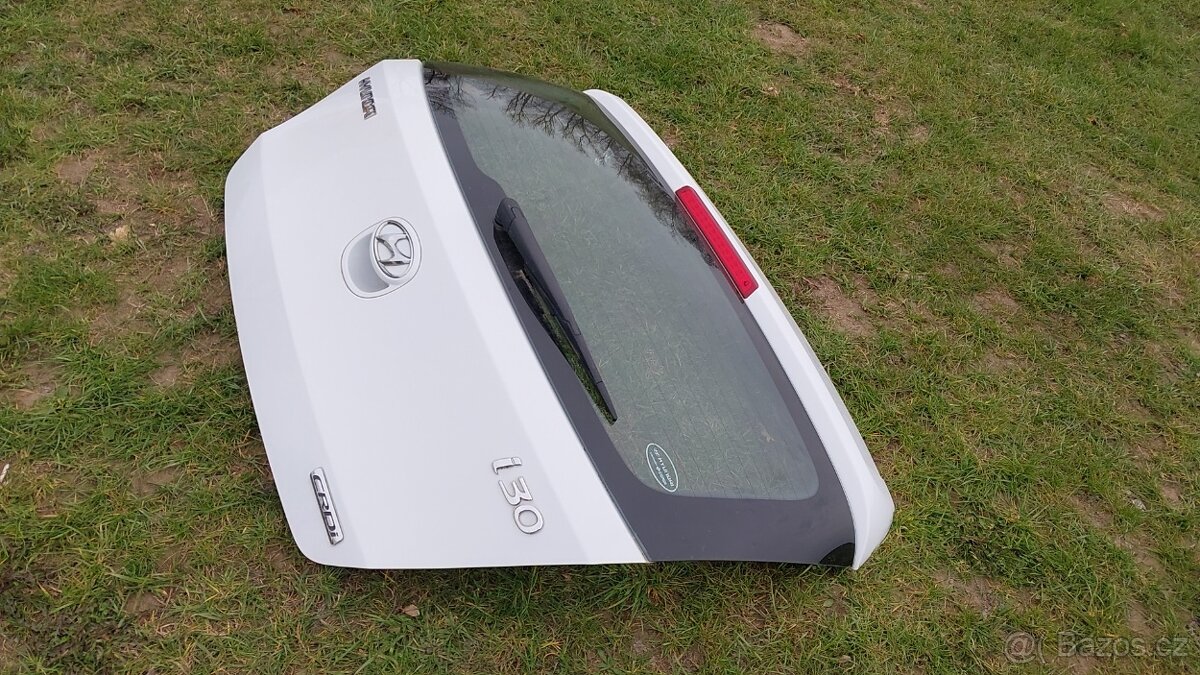 HYUNDAI i30 – DVEŘE KUFRU BÍLÉ 5DV