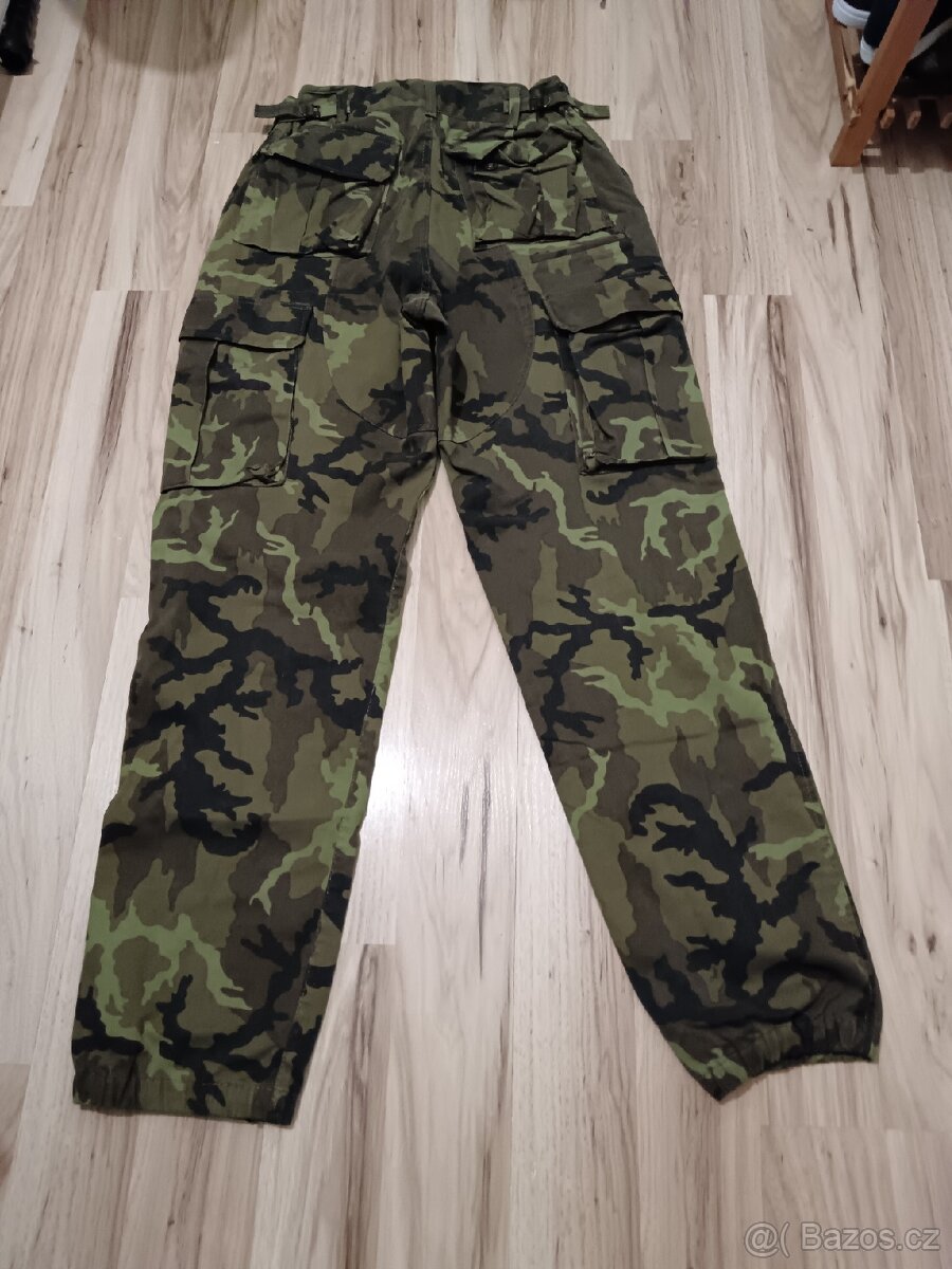 Vojenské kalhoty maskáče