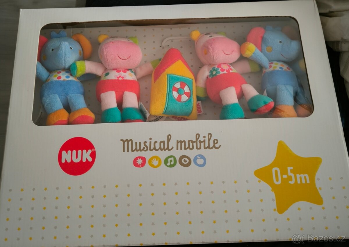 Hrací kolotoč nad postýlku