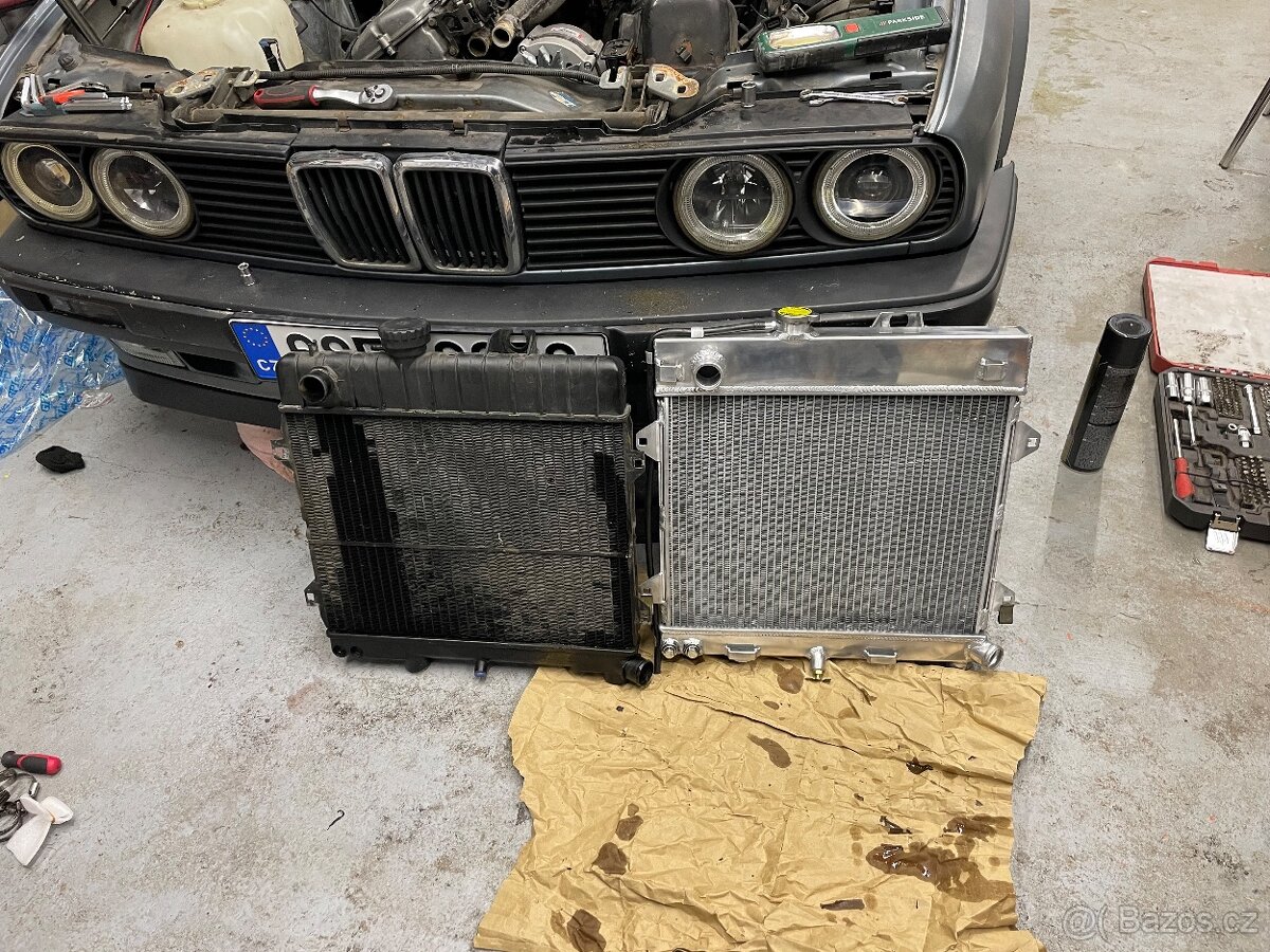 Bmw E30 chladič M10B18