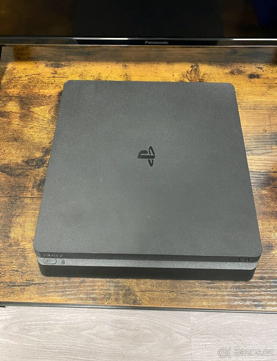 PS4 Slim v super stavu