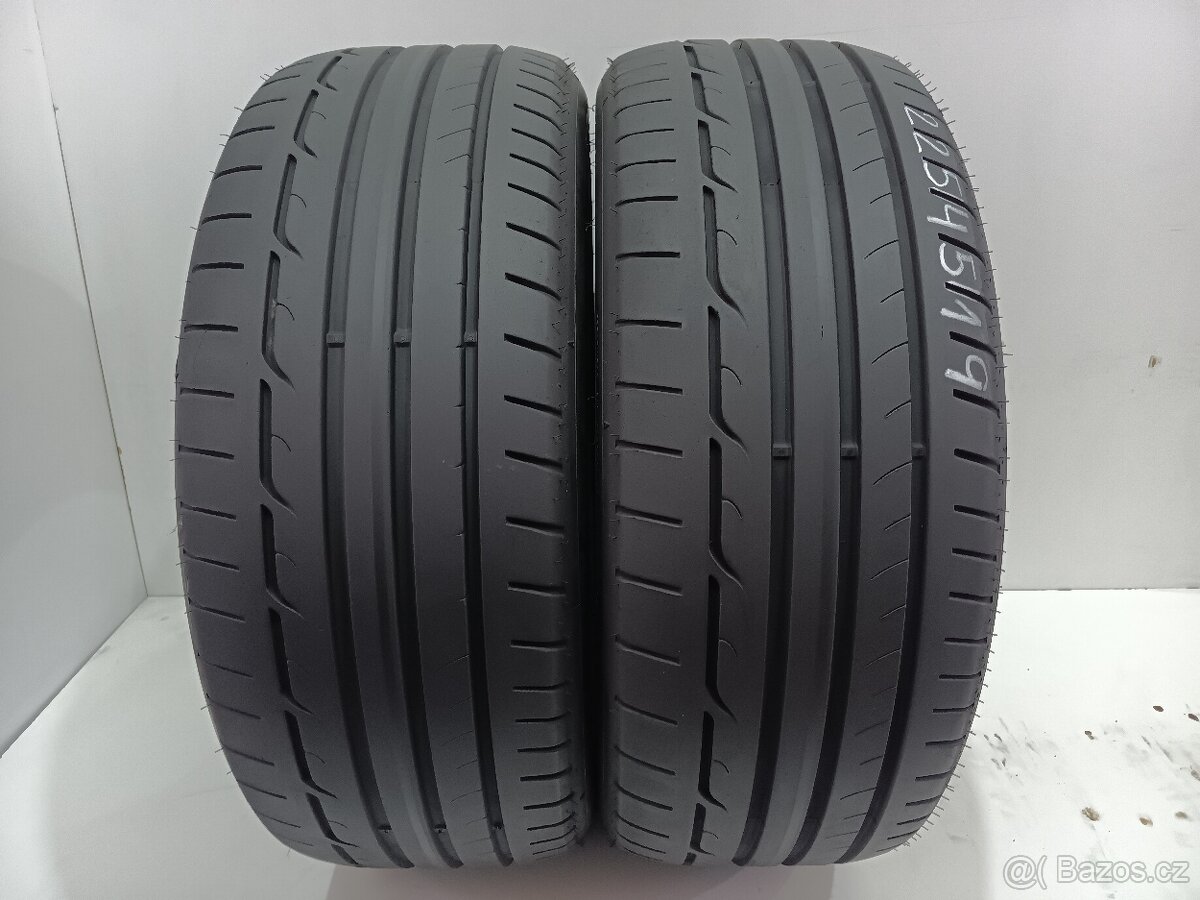 2ks letní pneu 225/45/19 Dunlop