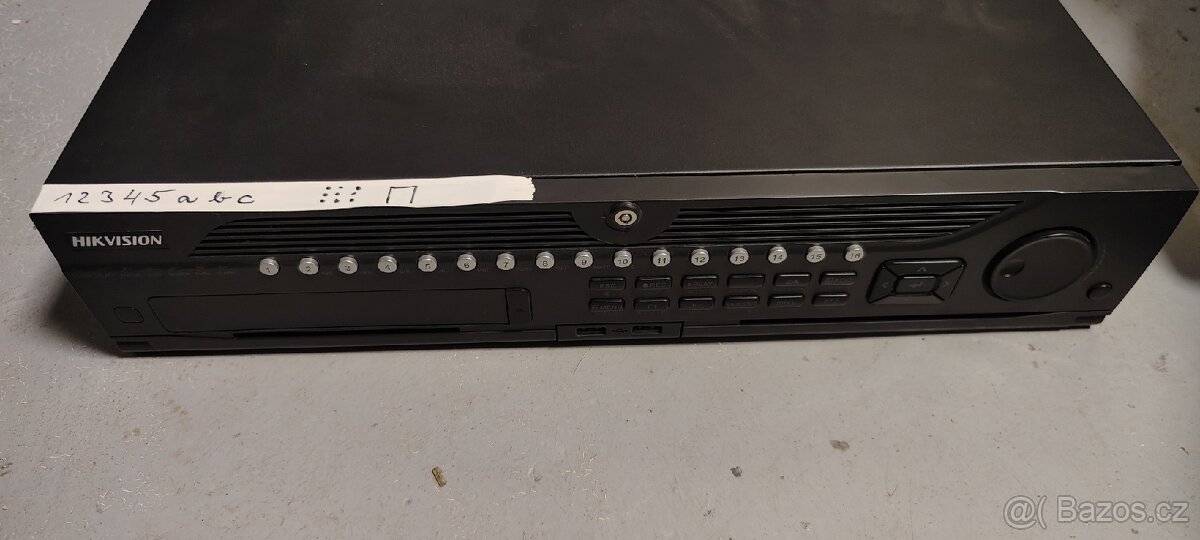 Prodám záznamové zařízení NVR pro 64 IP kamer s HDD