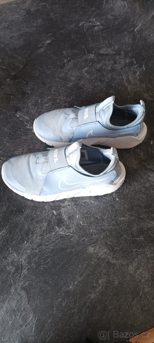 TENISKY NIKE vel.38