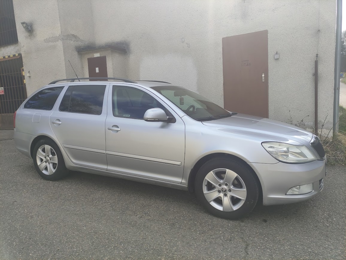 Škoda Octavia 2 - 1,6 MPI 75 kw, ELEGANCE