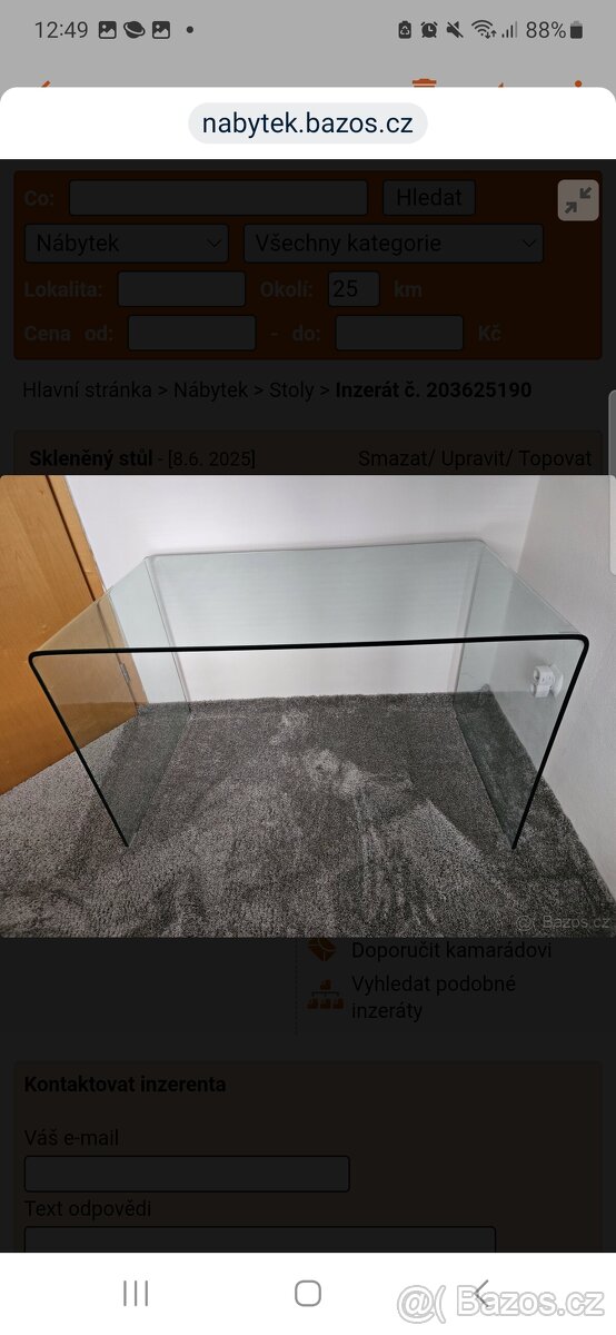 Skleněný stůl