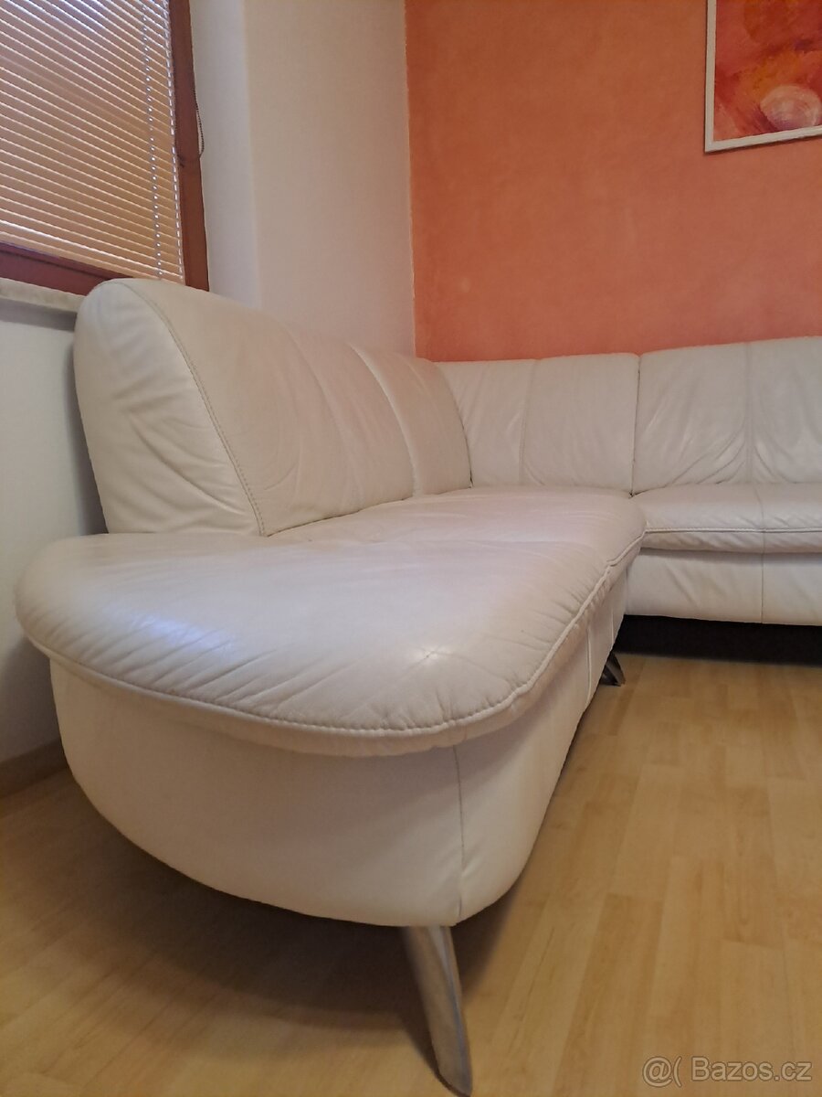 Kožená rohová sedačka z pravé kůže