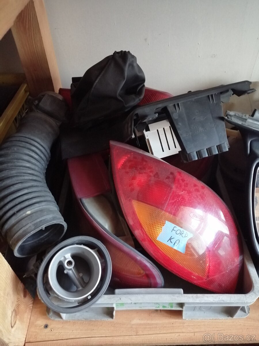 Díly na Uno, Vectra, Megane, Omega, Escort,Ka, Punto, Golf 4