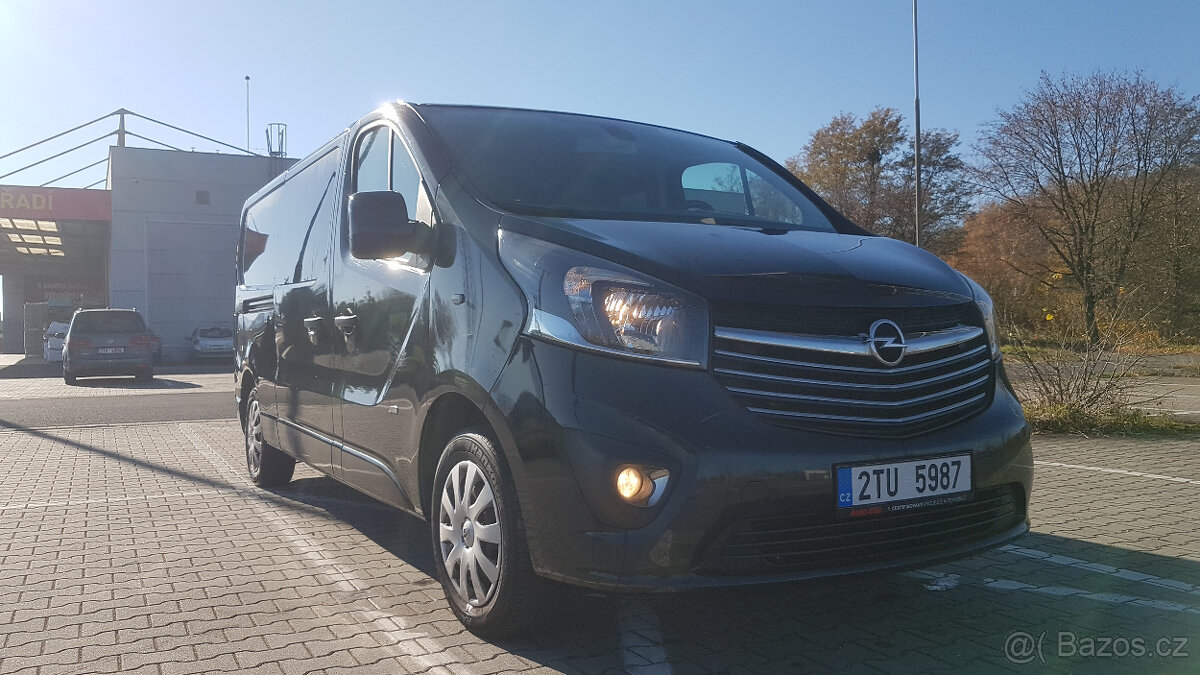 Opel Vivaro 1.6 CDTi 88 kW 5 míst ZDARMA nové celoroční pneu