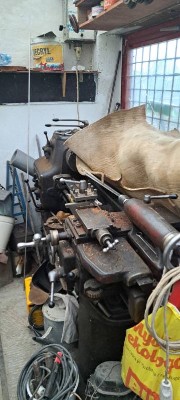 Soustruh s28 žebrák