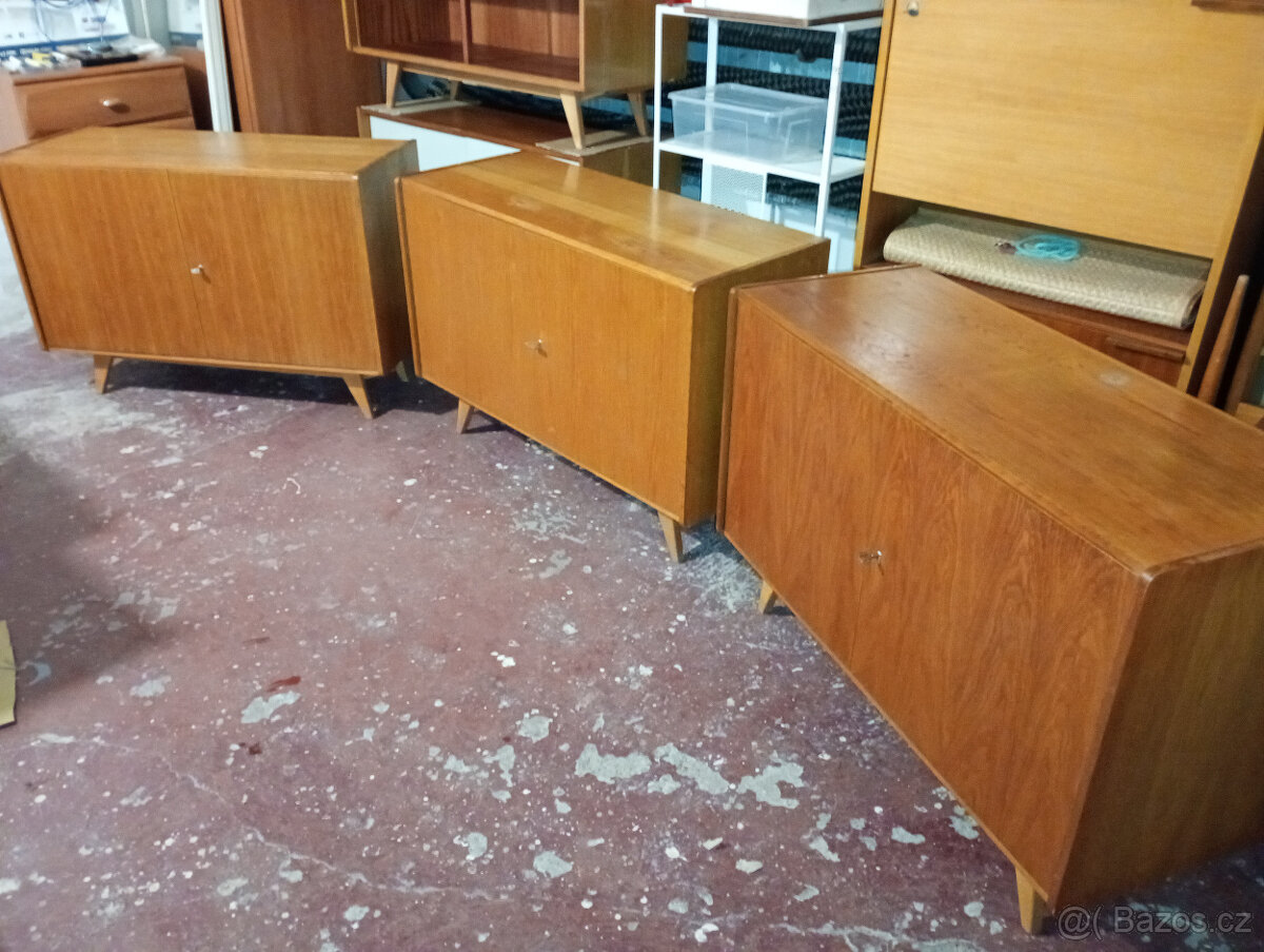 Komoda Jiroutek,dvířková,3ks