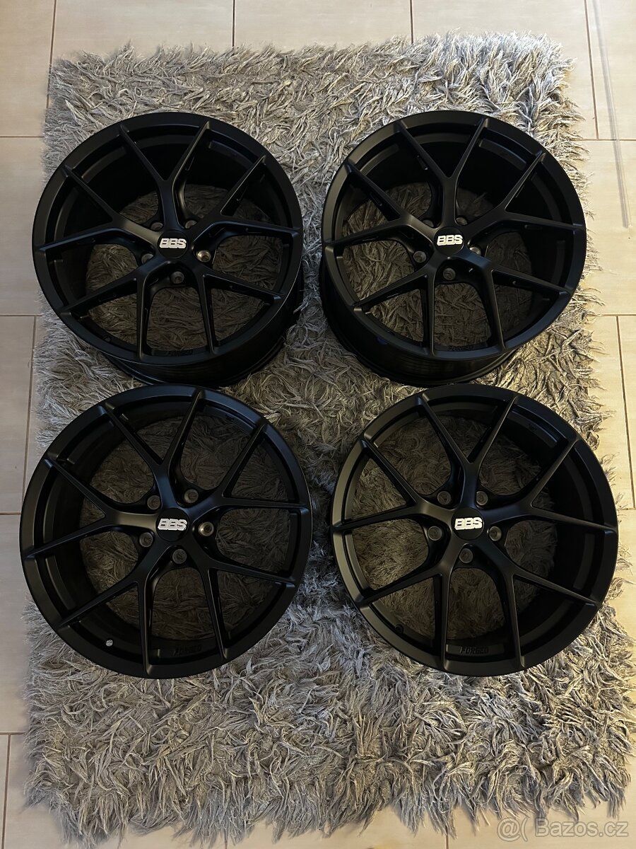 Černé forged kola 19” na styl BBS
