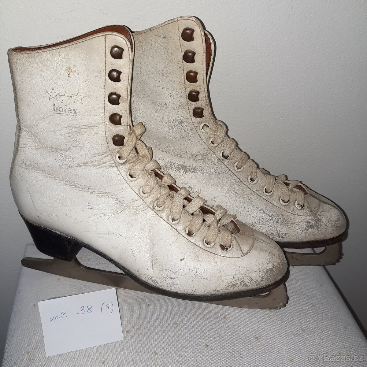 PRODÁM DÍVČÍ LEDNÍ BRUSLE - 38 (5)