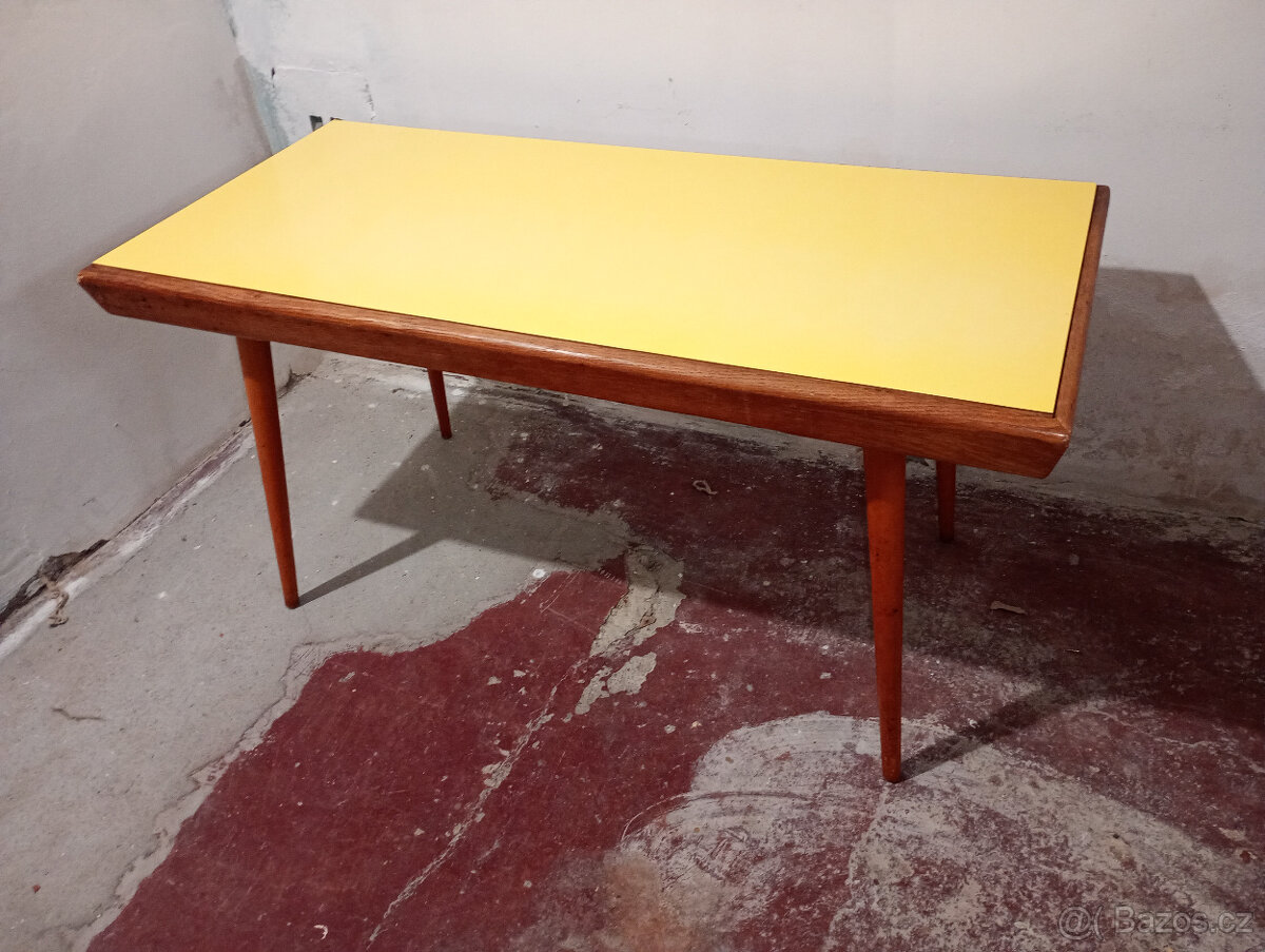 RETRO Konferenční stolek Brusel a Tatra