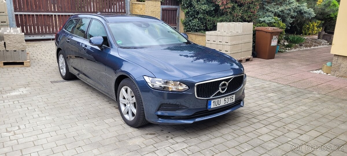 Volvo V90 D3 110kw model 2018 manual NAVI kůže po rozvodech