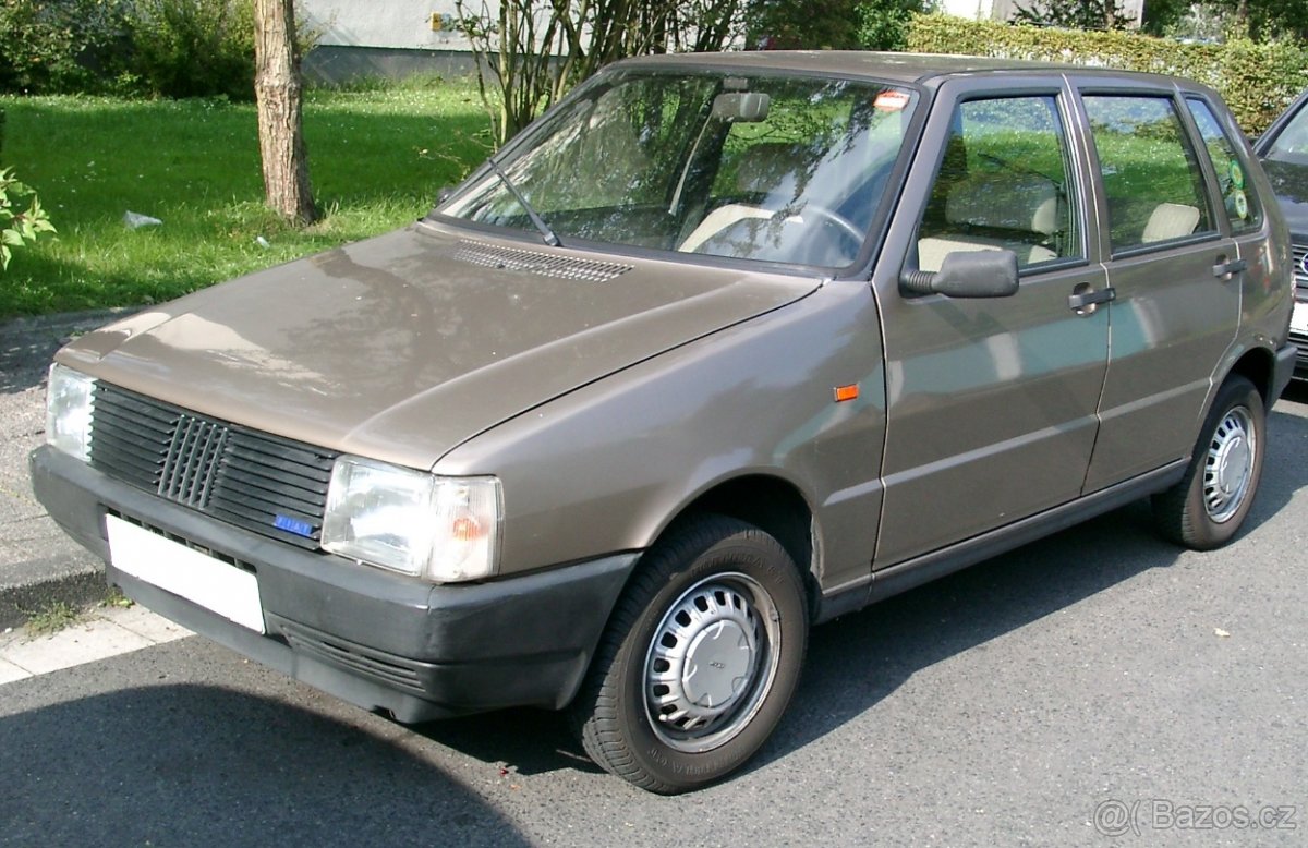 Originální čelní sklo na Fiat Uno I r.v. 83-88