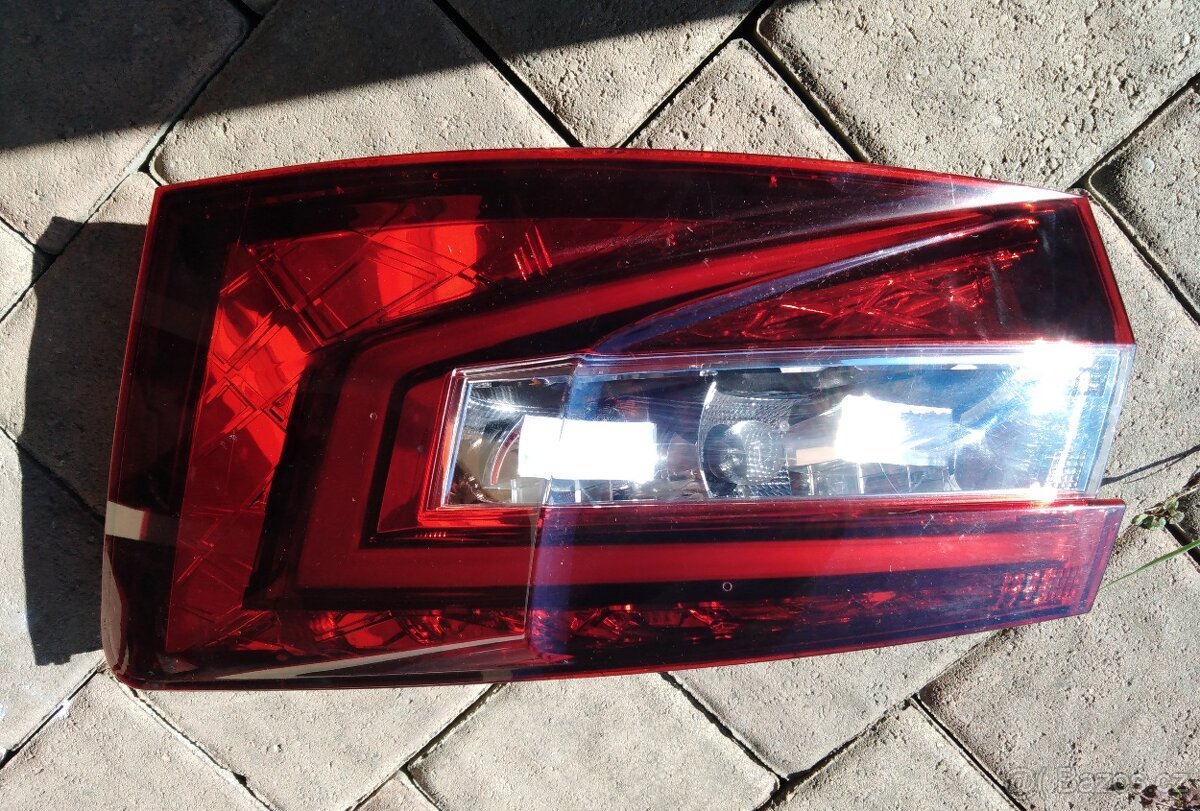 Zadní světlo Škoda SUPERB III pravé  3V9945712