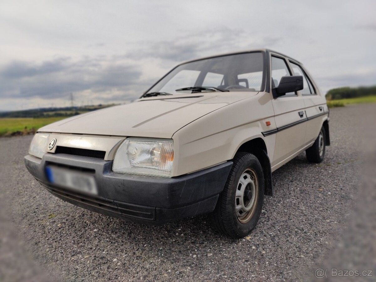 Škoda Favorit 136 L, 46 kW, hnědá pastelová, reg. 1989