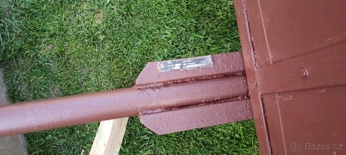 Přívěsný vozík