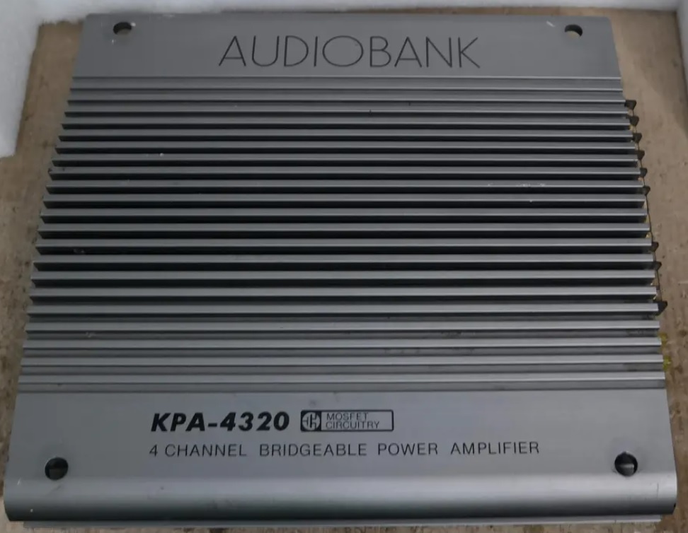 Zesilovač do auta 4x80W