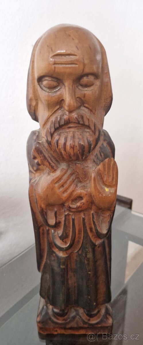 Vyřezavana soška sv. Petr