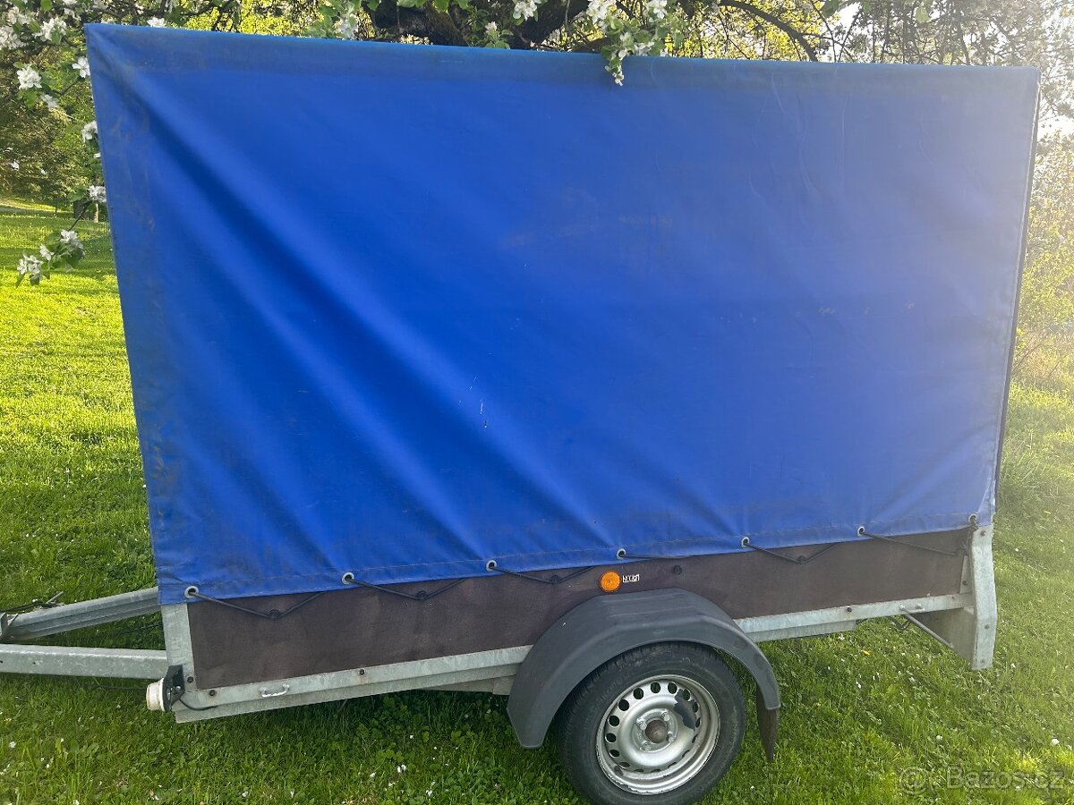 Přívěsný vozík za auto
