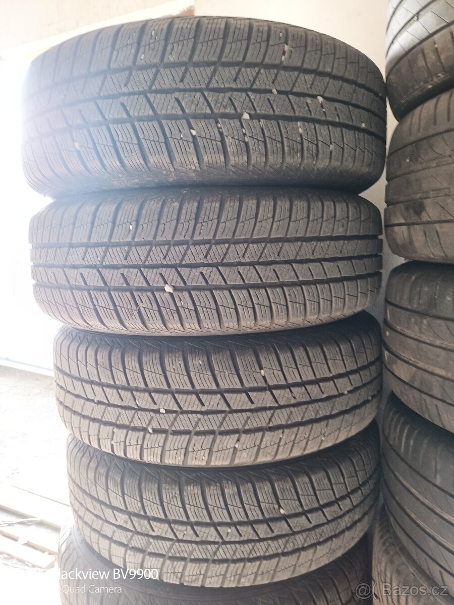 Zimní pneumatiky 195/65 R15 na disku VW 5x100.