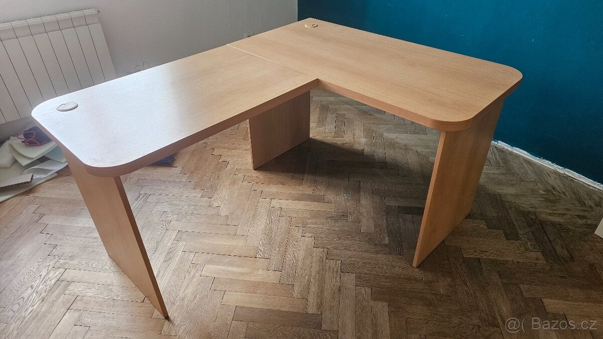 Rohový pracovní stůl 150x120cm
