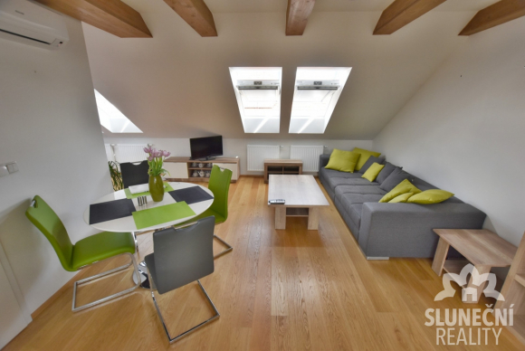 Pronájem vybaveného bytu 1+kk, 53 m², Uherské Hradiště - V T