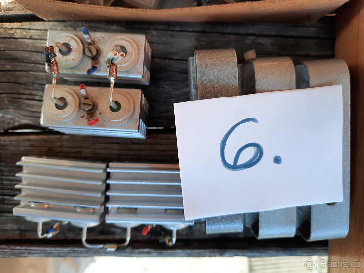 Staré elektro ( elektronické) součástky č.6 , č.7 , č.8