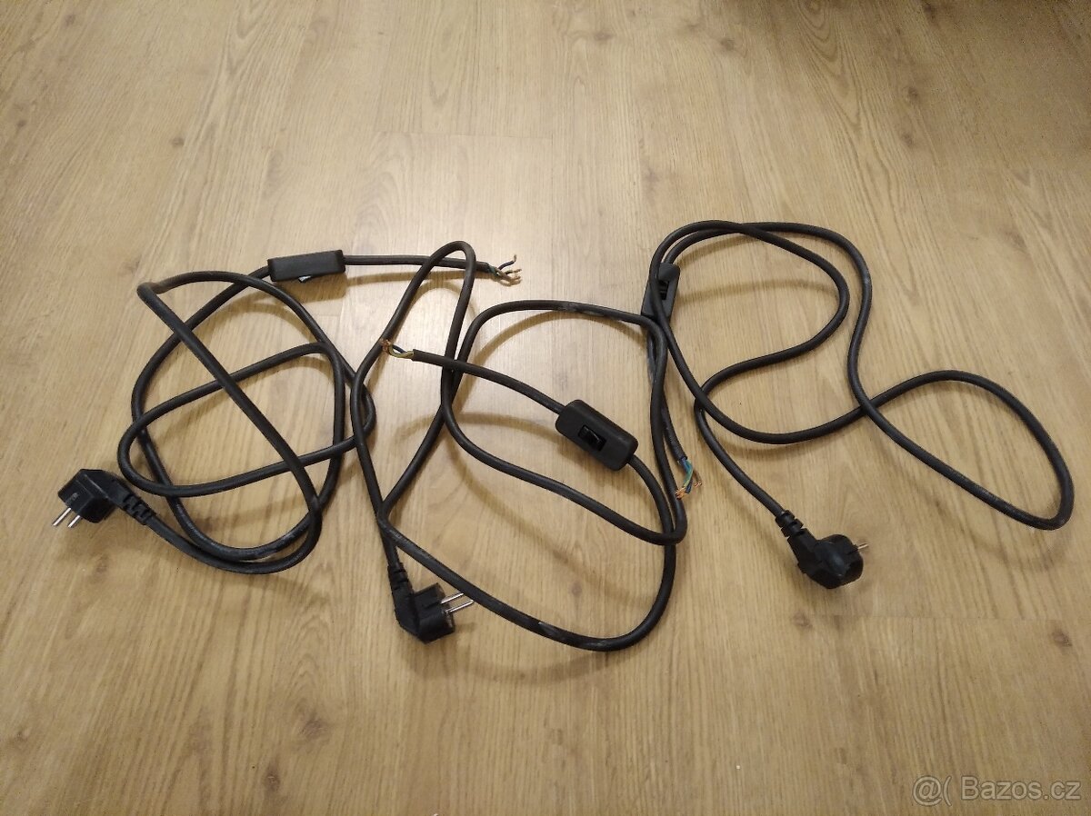 3x kabel se zástrčkou a vypínačem, 3x2 metry