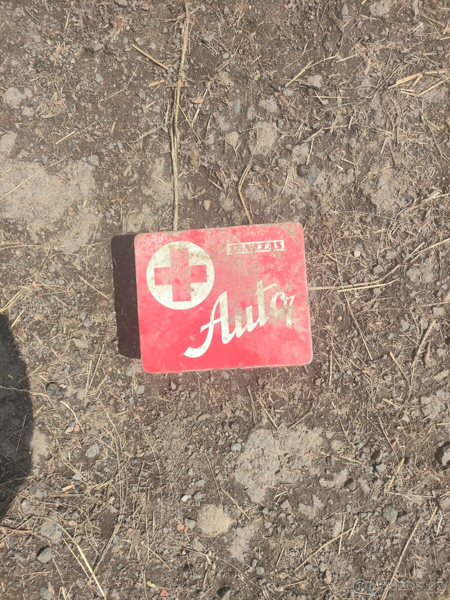 Stará autolékárnička