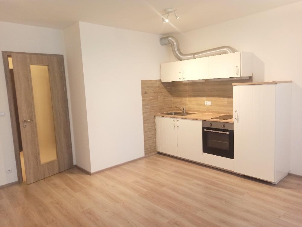 krásný byt 1+kk 35m2 v ul. Toufarova, Praha 13 - Stodůlky