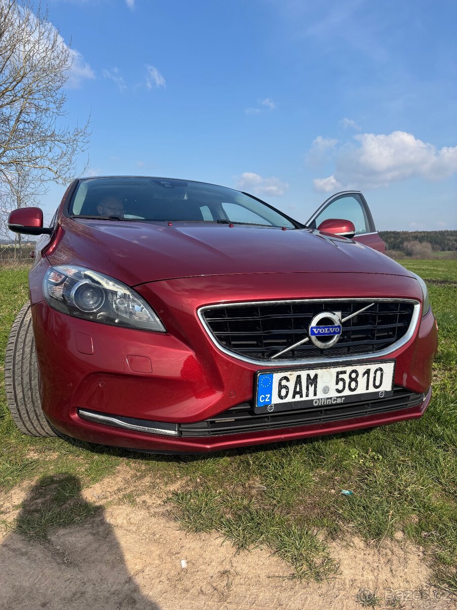 Volvo V40 D4 2.0L 140kW momentum