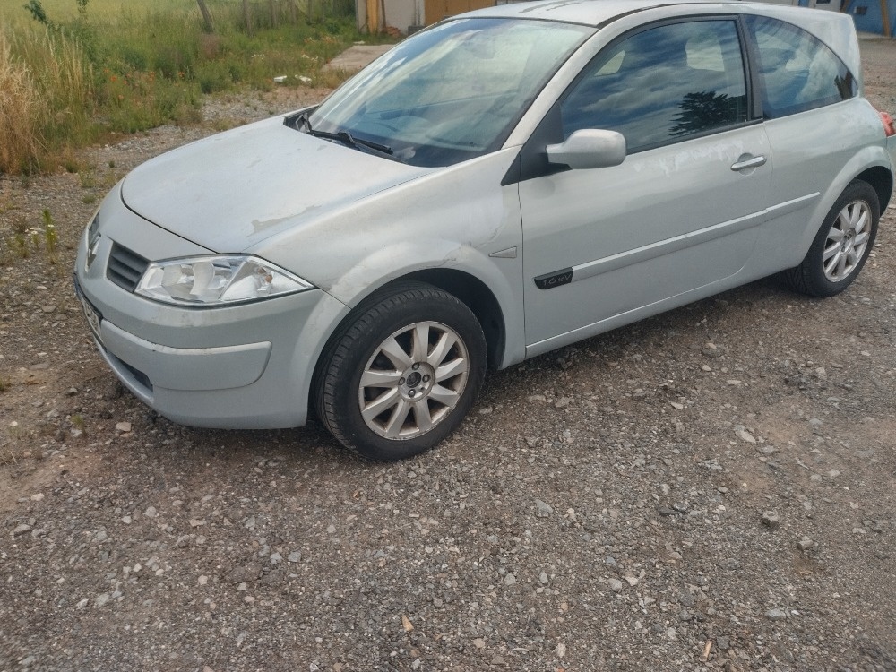 Renault Megane 1,6 i . 3dv